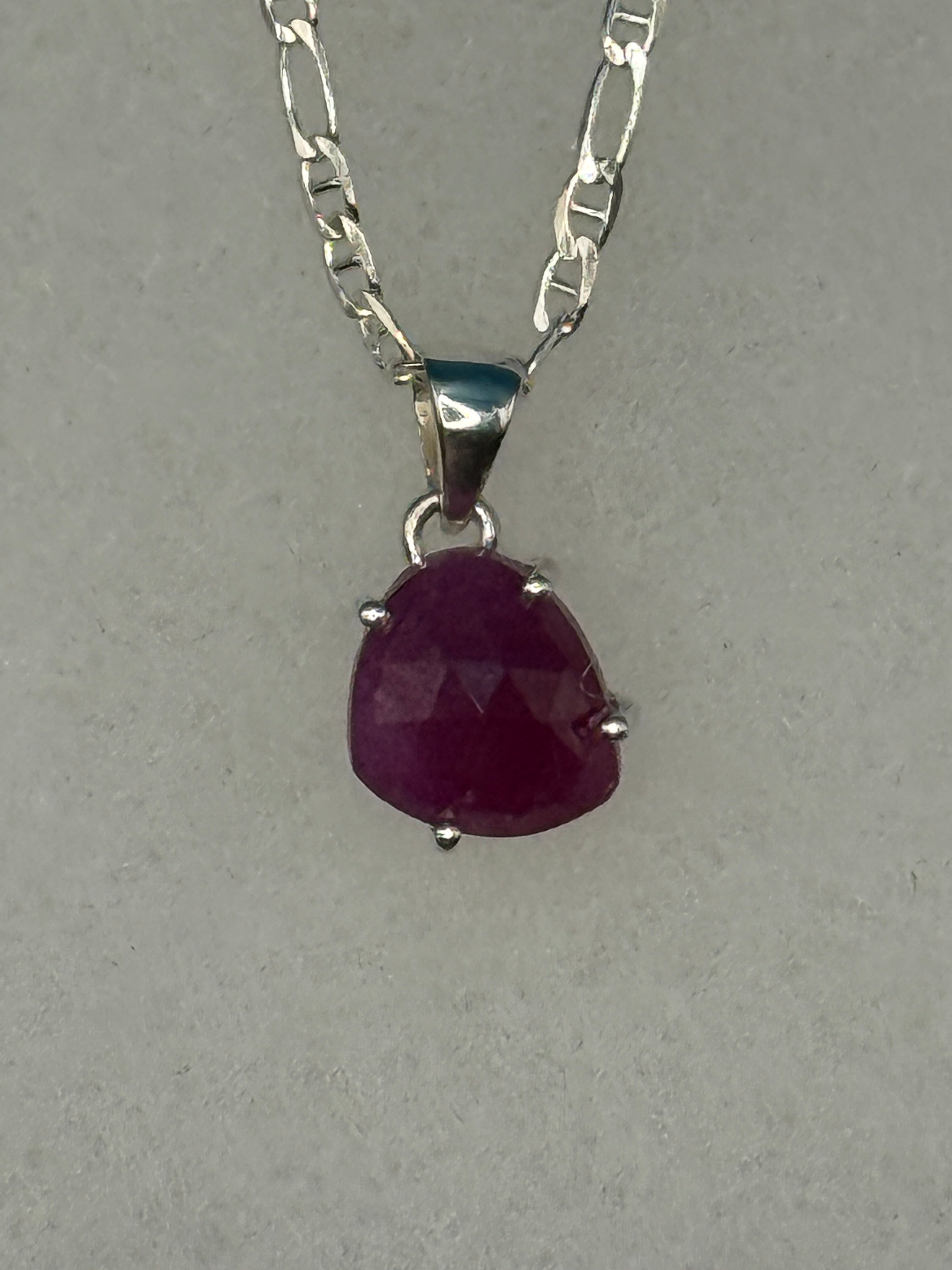 Genuine facet Ruby with Figueroa Chain