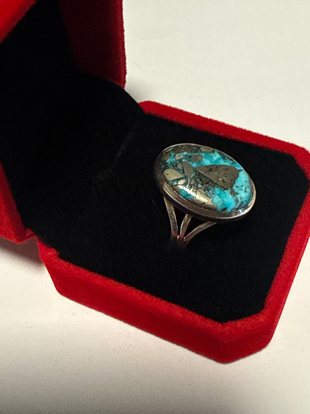 Persian turquoise with pyrite size 9￼