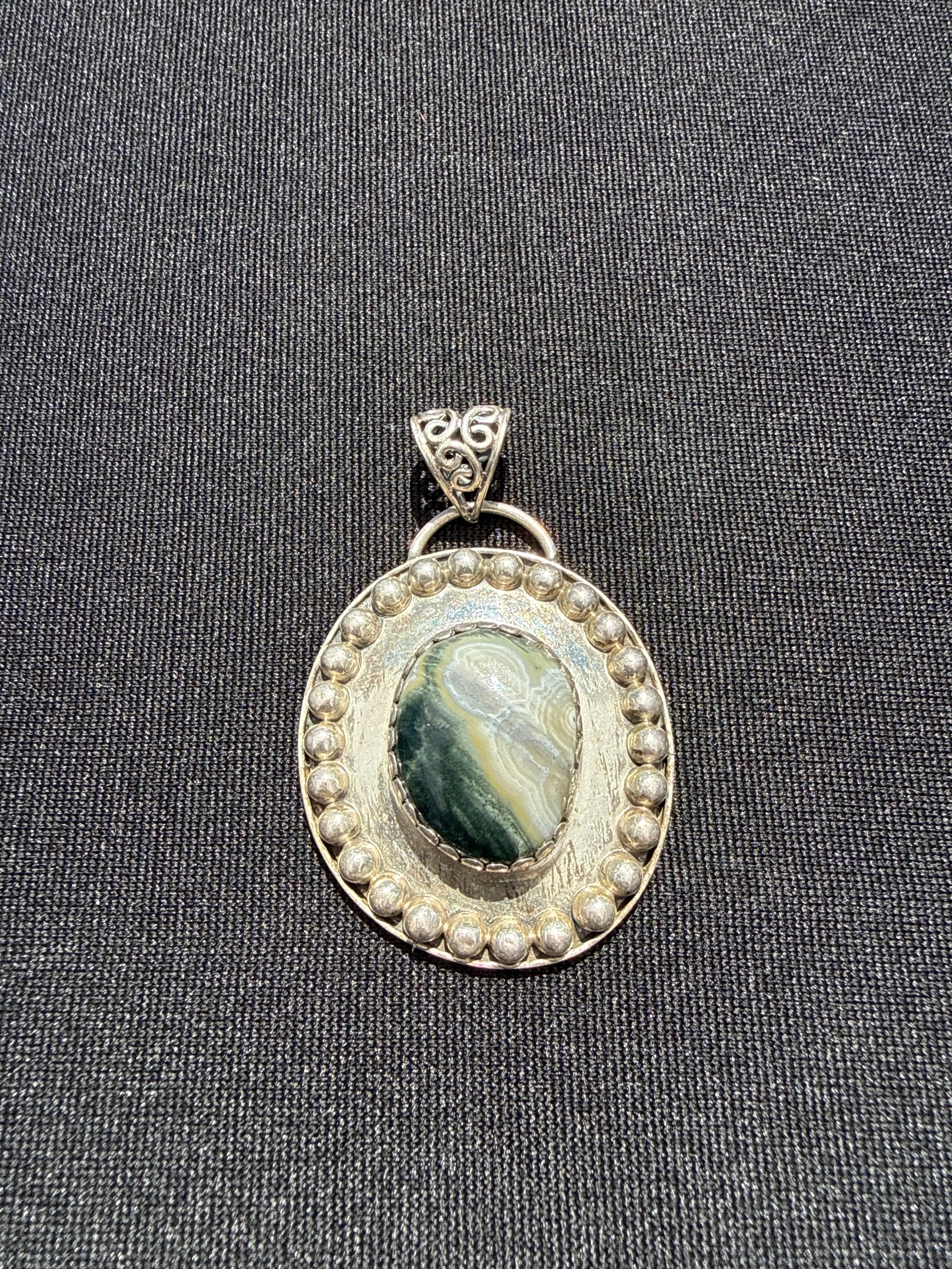 Black-and-white agate pendant in Sterling silver