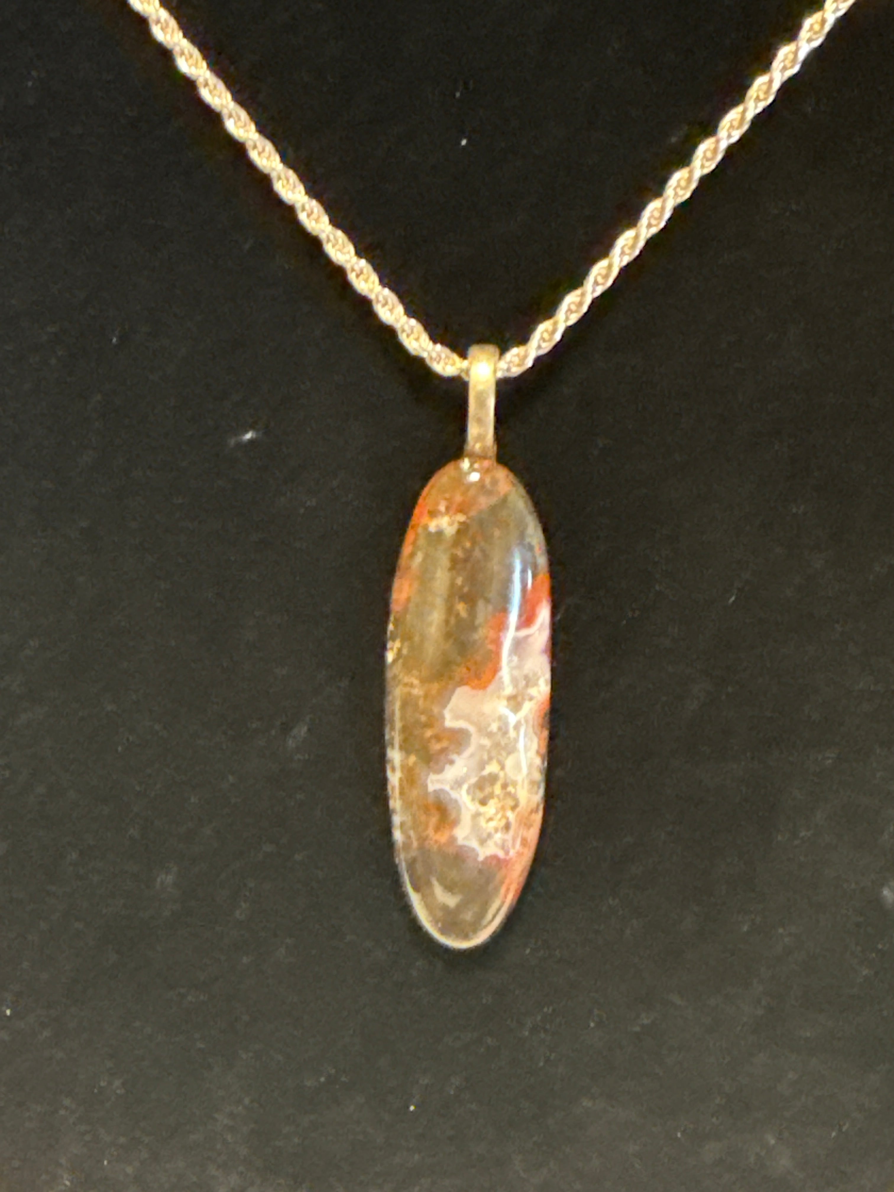 Moroccan lace agate pendant with diamond cut rope Italian chain.